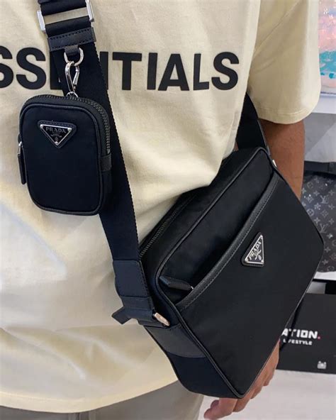 bolsas prada para hombre|Bolsos Para Hombres .